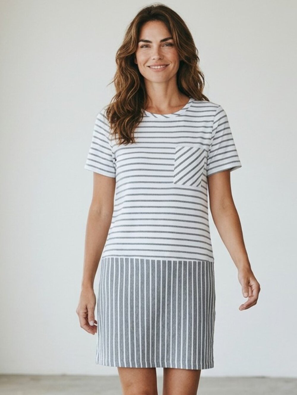 Doe & Rae Womens White Striped Short Sleeve Shirt Dress Round Neck Size Small